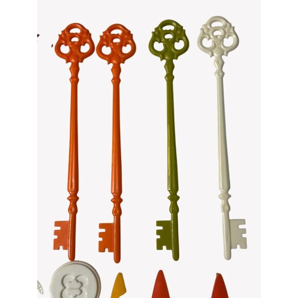 Vintage Lot of 35 Swizzle Sticks Braniff Playboy Tampa Jai Alai Skeleton Keys - Picture 6 of 12